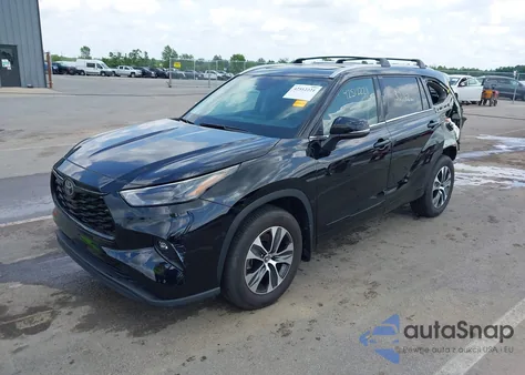 2022 Toyota Highlander Xle z USA, uszkodzony, nr VIN 5TDHZRBHXNS233906
